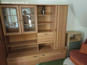 Kilka zestawów mebli