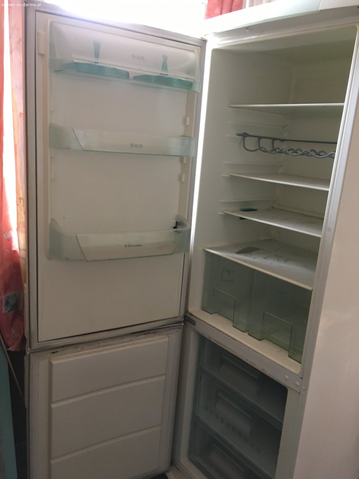 Lodówka za darmo. Lodówka ELEKTROLUX używana sprawna  180cm wysokości.