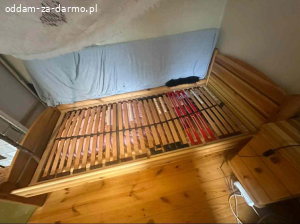 Łóżko sosnowe ze stelażem i materacem oddam