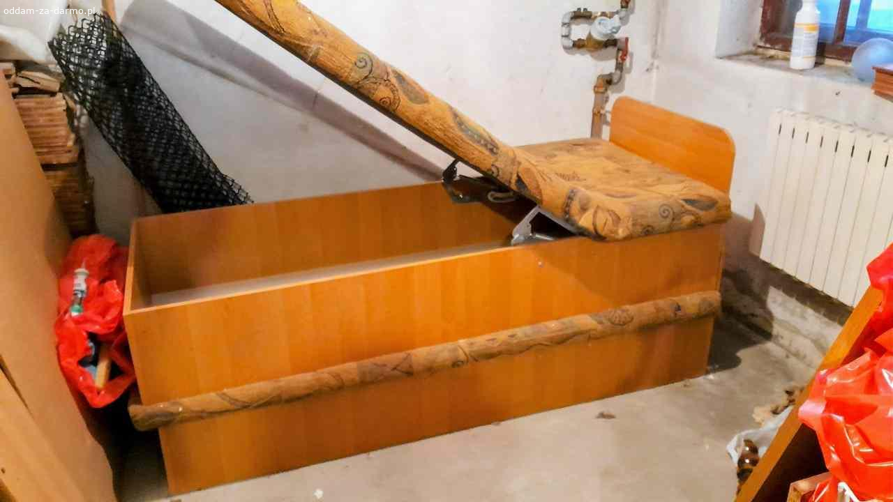 Oddam za darmo dwa tapczane jednoosobowe