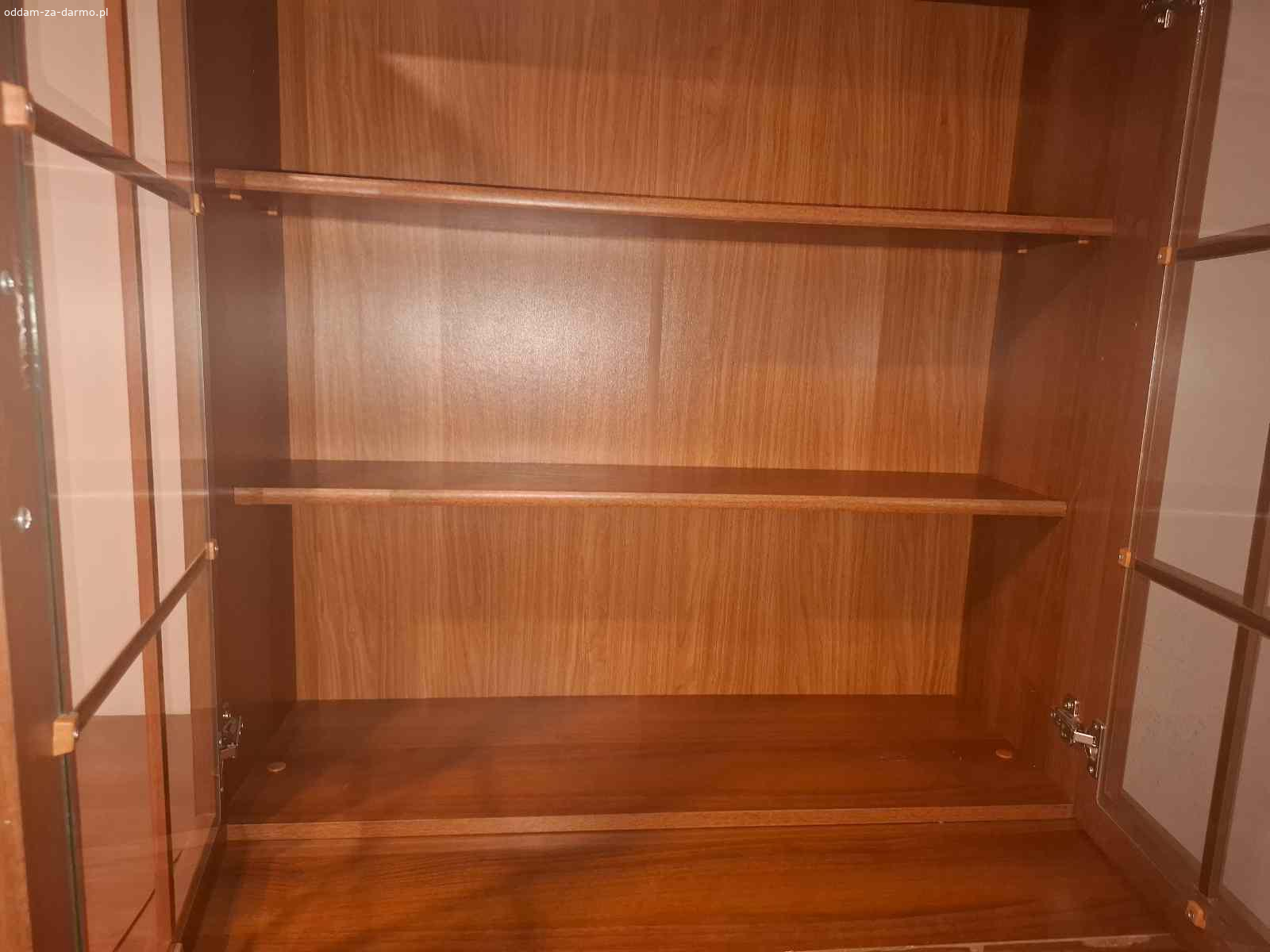 oddam za darmo meble i kanapę