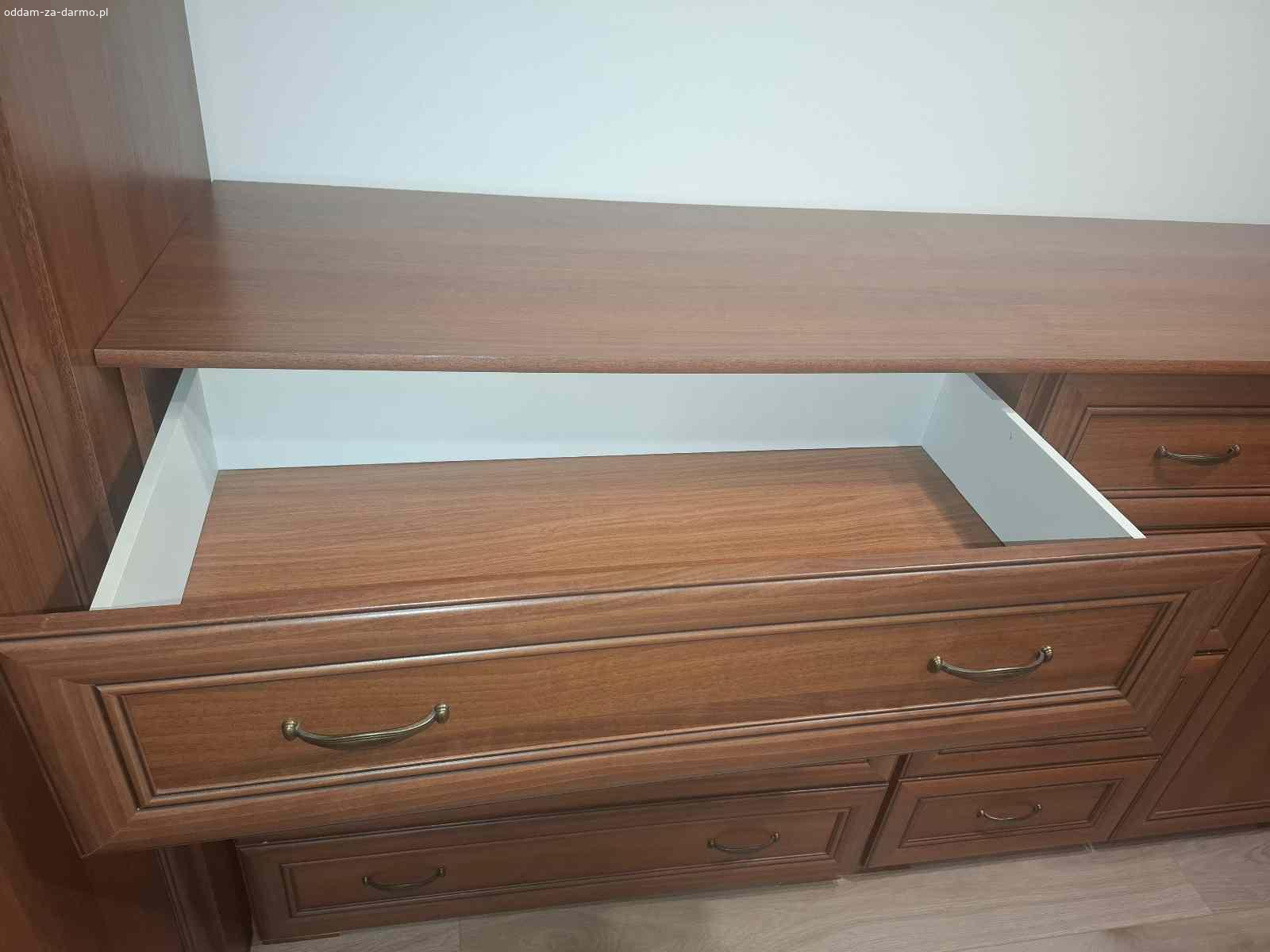 oddam za darmo meble i kanapę