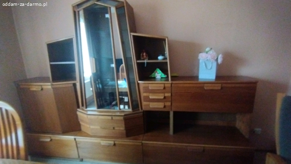 wyposażenie salonu za darmo oddam