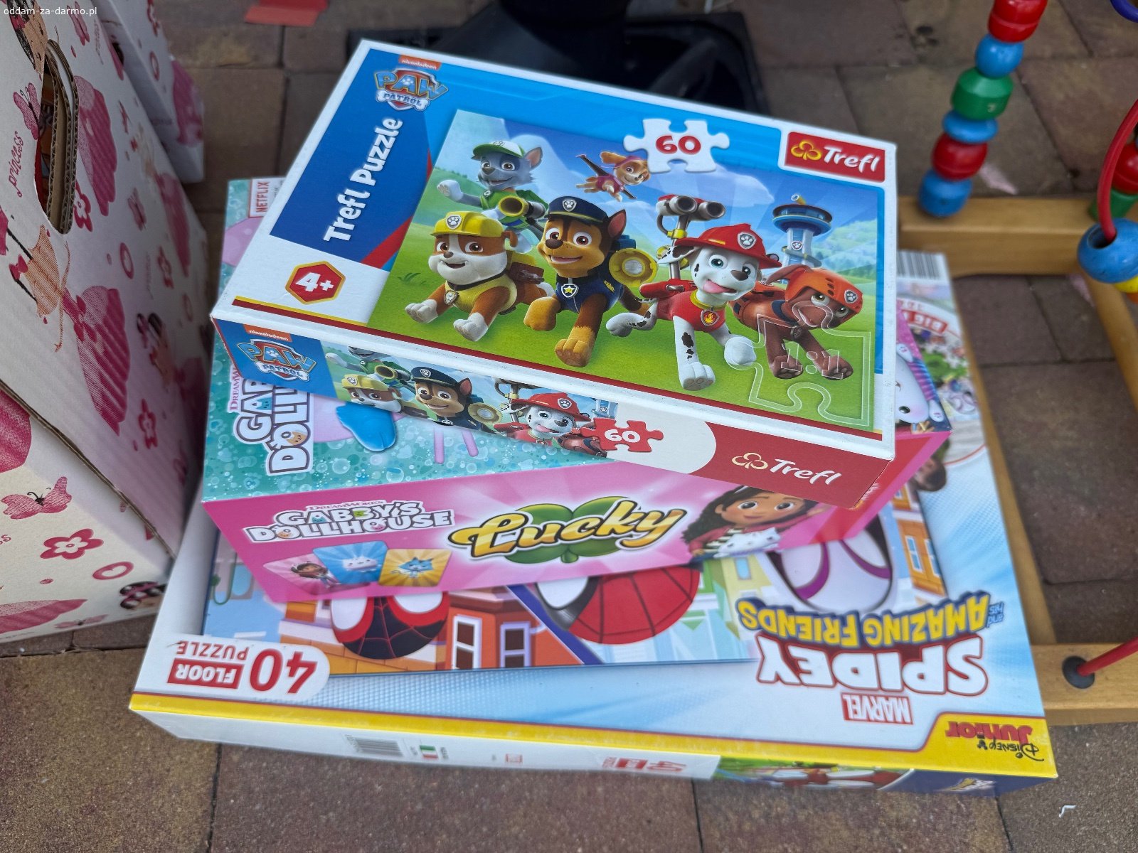 Za darmo Czechowice-Dziedzice. Oddam za darmo - dwie torby zabawek, pluszaków dla dzieci 3-5 lat, w stanie bardzo dobrym, plus książki i puzzle - kompletne, zadbane. 

Zalezy nam na czasie, 
Odbiór osobisty Czechowice - Dziedzice
